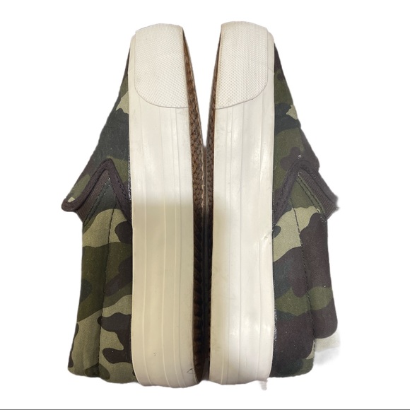 Women’s Restricted Platform Camouflage Slip On Sneakers - Picture 5 of 13